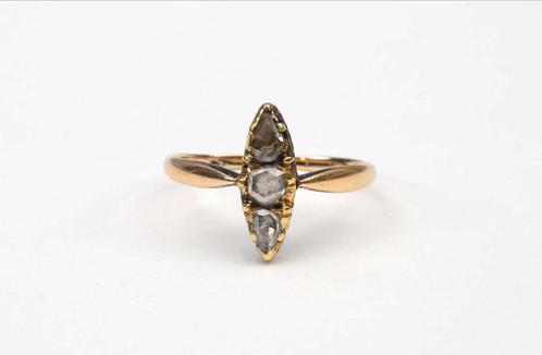 Prachtige antieke 14 karaat gouden ring gezet met 3 diamant, Sieraden, Tassen en Uiterlijk, Ringen, Zo goed als nieuw, Dame, 17 tot 18