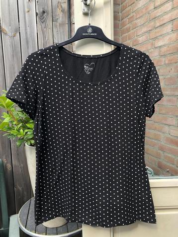 Leuk stippen t- shirt in donker blauwe kleur  beschikbaar voor biedingen
