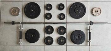 Barbelbar, 2x dumbellbars & 57kg schijven: Zie Beschrijving  beschikbaar voor biedingen