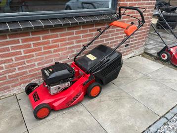 Grasmaaier met aandrijving beschikbaar voor biedingen