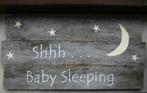 Shhh.... baby sleeping grijs. Uniek hout beschilderd bord, Kinderen en Baby's, Kraamcadeaus en Geboorteborden, Nieuw, Ophalen of Verzenden