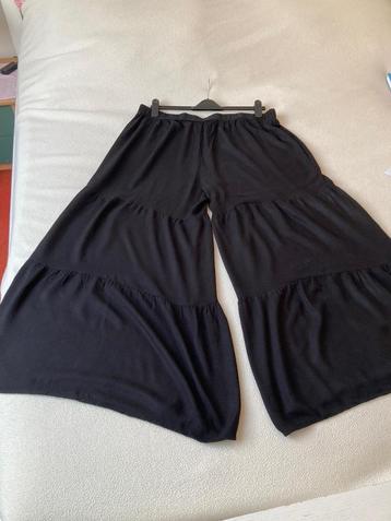 ZGAN Broek zwart wijd ruches instap viscose maat 50 - 52 beschikbaar voor biedingen