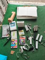WII MET 4 SPELLEN BALANCE BOARD ENZ, Ophalen, 2 spelers, Zo goed als nieuw, Vanaf 3 jaar