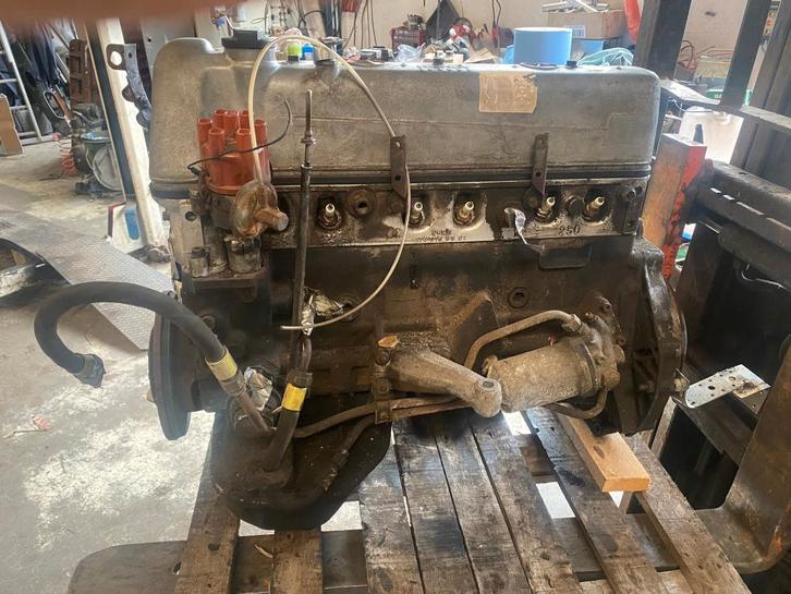 Diverse motoren Mercedes w114, w107, w108, w116, w123, Auto-onderdelen, Motor en Toebehoren, Mercedes-Benz, Oldtimer onderdelen