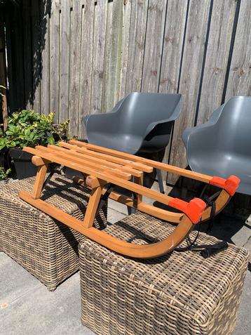 Houten slee / sneeuw beschikbaar voor biedingen