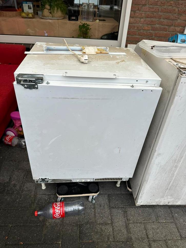 Fridge and friezer/ inbowkoelkast and ingebouwvriezer, Witgoed en Apparatuur, Vriezers en Diepvrieskisten, Zo goed als nieuw, Minder dan 60 cm