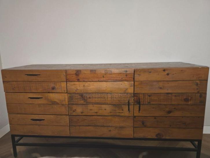 Mooie houten kast – industriële stijl, Huis en Inrichting, Kasten | Dressoirs, Zo goed als nieuw, 25 tot 50 cm, Metaal, Ophalen