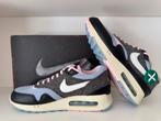 Nike Air Max 1 - Big Bubble Black Denim - 42, Kleding | Heren, Schoenen, Ophalen, Nieuw, Overige kleuren, Sneakers of Gympen