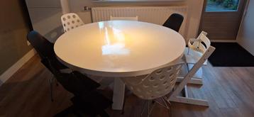 Eettafel 180 cm beschikbaar voor biedingen
