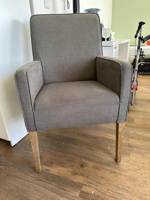 2 stoeltjes Grijs, Huis en Inrichting, Stoelen, Zo goed als nieuw, Twee, Hout, Stof, Grijs, Ophalen