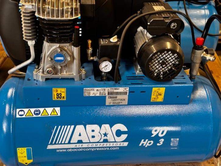 ABAC compressor 3 pk 230 volt aanbieding, Doe-het-zelf en Verbouw, Compressors, Zo goed als nieuw, 10 bar of meer, 25 tot 100 liter