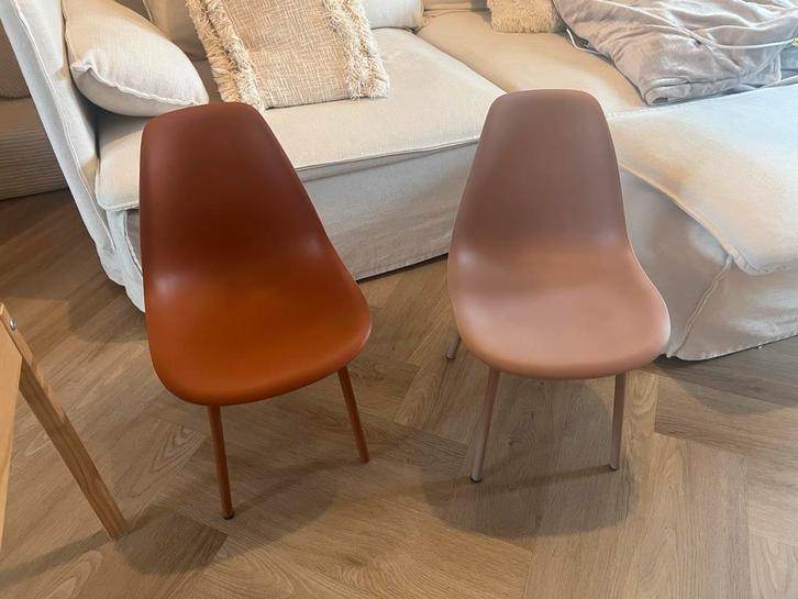 Leuke Kindertafel met Stoelen, Huis en Inrichting, Stoelen, Gebruikt, Twee, Hout, Bruin, Ophalen