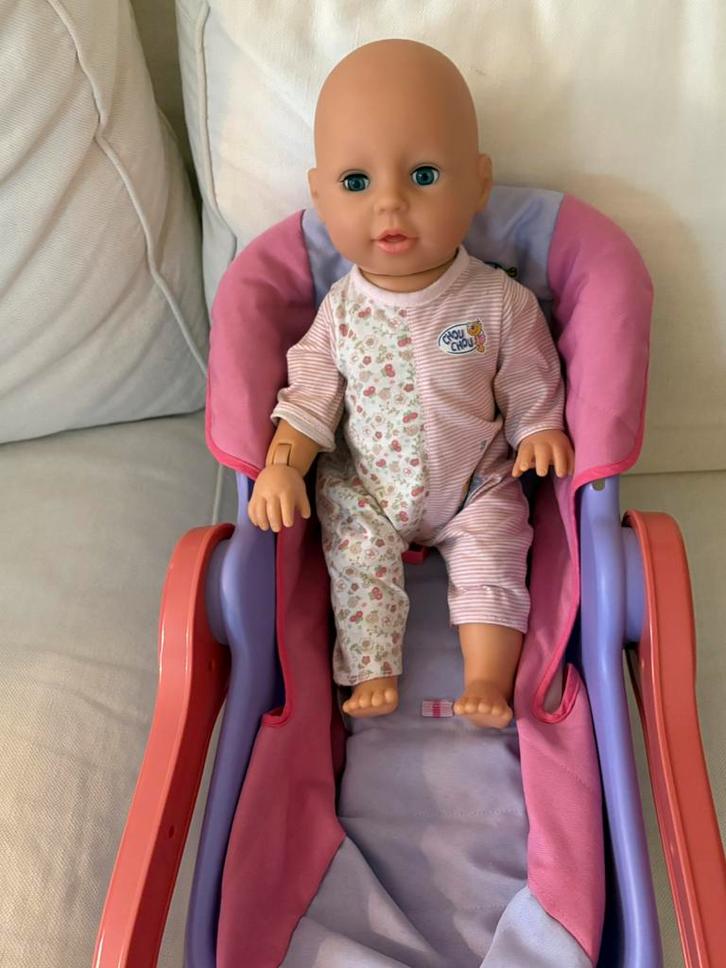 Pop die beweegt en geluid maakt, Verzamelen, Poppen, Zo goed als nieuw, Ophalen