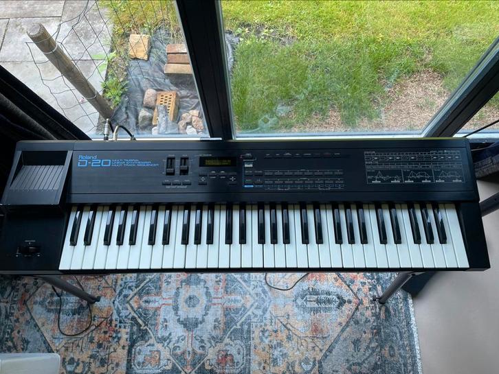 Roland D-20 met M256 memory card, Muziek en Instrumenten, Synthesizers, Gebruikt, 61 toetsen, Roland, Met midi-aansluiting, Ophalen of Verzenden