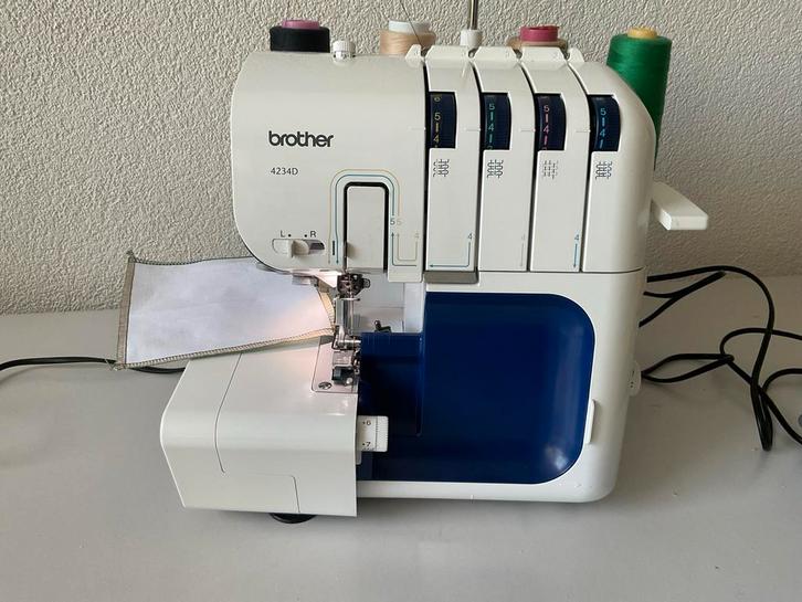 Brother Lockmachine 4234D - Perfect voor uw projecten!, Hobby en Vrije tijd, Naaimachines en Toebehoren, Gebruikt, Lockmachine