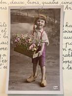 1909 Bonne Année - jongetje op klompjes met bloemen, Ophalen of Verzenden, Voor 1920, Gelopen, Feest(dag)