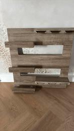 Wand wijnrek grijs eiken look, Ophalen, 50 tot 75 cm, Zo goed als nieuw, Minder dan 5 flessen