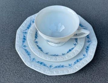 Koffiekop, schotel en gebakschotel Rosenthal Maria Blau beschikbaar voor biedingen