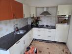 Complete keuken met inbouwapparatuur, Ophalen, Gebruikt, Graniet of Steen