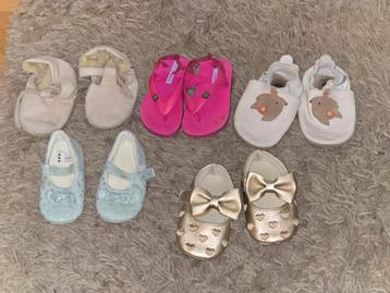 Babyschoentjes en Havaianas beschikbaar voor biedingen