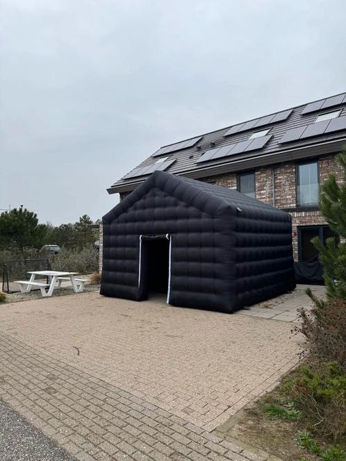 Gave opblaasbare partytent te huur!, Hobby en Vrije tijd, Feestartikelen | Verhuur, Zo goed als nieuw, Ophalen of Verzenden