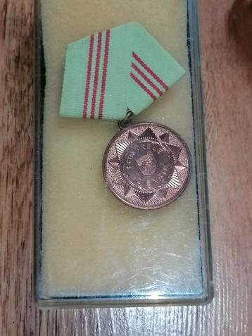 DDR trouwe dienst medaille Polizei koude oorlog  beschikbaar voor biedingen