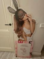 Officiële Ariana Grande sweet like candy life size cutout, Ophalen, Gebruikt, Gebruiksvoorwerp