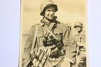 top foto ansichtkaart wehrmacht wo2 EK1 MP40, Ophalen of Verzenden, Landmacht, Duitsland, Foto of Poster