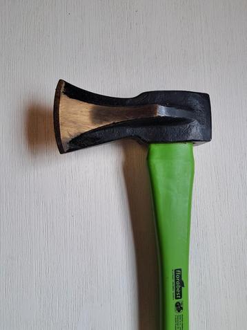 Nieuwe kloofbijl, 70 cm lang beschikbaar voor biedingen