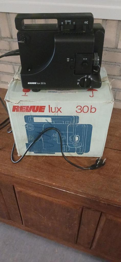 Revue Lux 30b filmprojector € 45,00, Verzamelen, Fotografica en Filmapparatuur, Projector, 1960 tot 1980, Ophalen