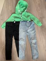 2 x jeans en hoodie vest maat 116, Jongen, Trui of Vest, Gebruikt, Ophalen of Verzenden