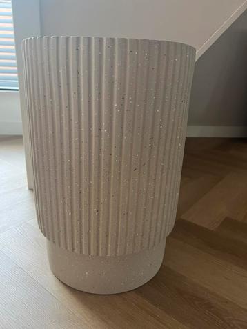 Bloempot Dione Kwantum beschikbaar voor biedingen