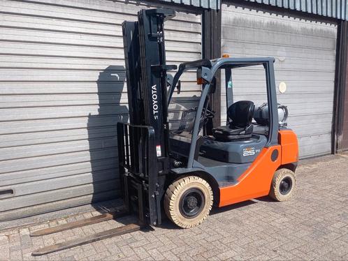 Toyota Tonero 935 uur! 2.5 ton triple mast freelift Kenteken, Zakelijke goederen, Machines en Bouw | Heftrucks en Intern transport