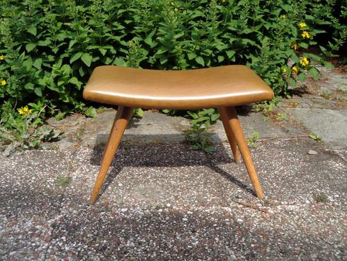 Retro voetenbankje met licht bruine bekleding, Verzamelen, Retro, Huis en Inrichting, Ophalen