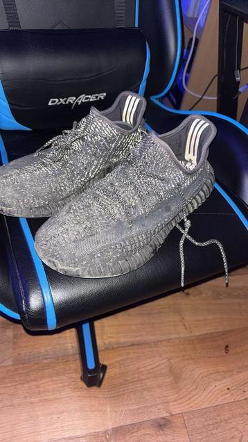 Yeezys  beschikbaar voor biedingen