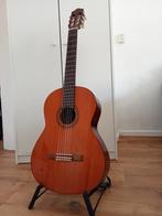 Gitaar Yamaha cg-100a met hoes, Klassieke of Spaanse gitaar, Zo goed als nieuw, Ophalen