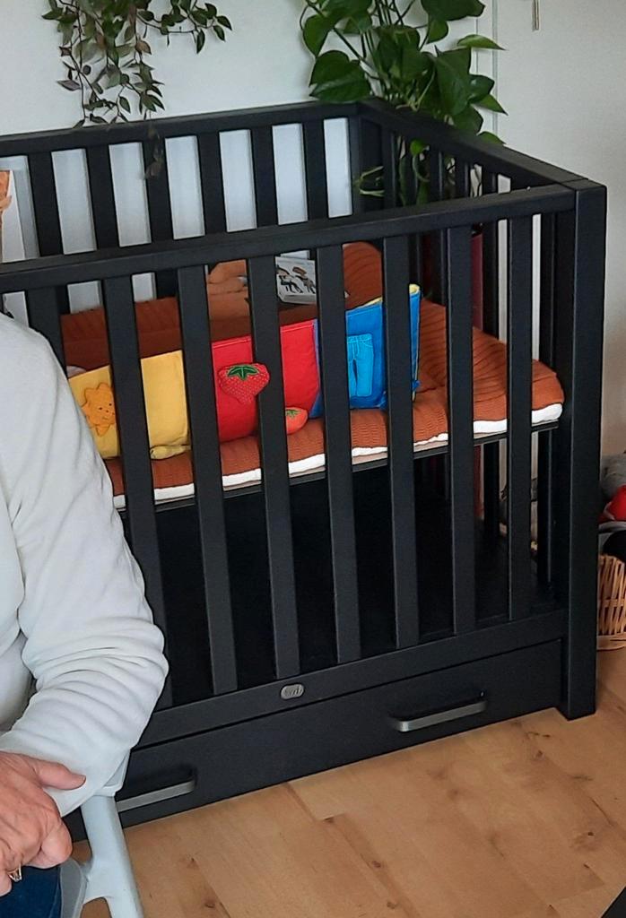 Zwarte Babybox met Lade & Boxkleed, Kinderen en Baby's, Babywiegjes en Ledikanten, Zo goed als nieuw, Overige typen, Ophalen
