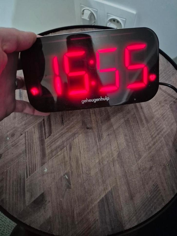 Geheugenhulp Wekker met Trilplaat, Huis en Inrichting, Woonaccessoires | Klokken, Gebruikt, Wekker of Tafelklok, Digitaal, Ophalen