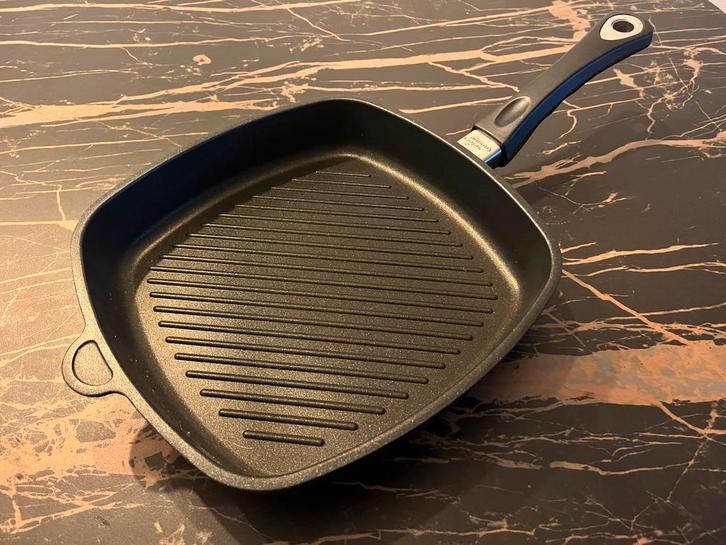 Nieuwe grillpan 28x28cm, Huis en Inrichting, Keuken | Potten en Pannen, Zo goed als nieuw, Koekenpan of Braadpan, Rvs, Ophalen of Verzenden