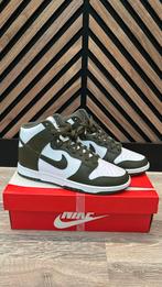 Nike Dunk high khaki, Ophalen of Verzenden, Nieuw, Overige kleuren