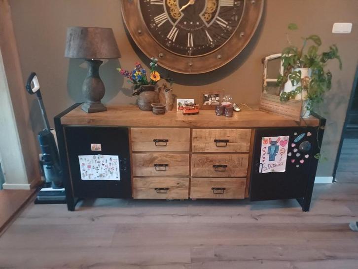 Mooie Dressoirkast - Stijlvol en Praktisch!, Huis en Inrichting, Kasten | Dressoirs, Gebruikt, 200 cm of meer, 25 tot 50 cm, Met lade(s)