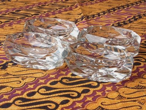 Vier mooie antieke bakjes uit Engeland van kristal 7,7 cm., Antiek en Kunst, Antiek | Glas en Kristal, Ophalen of Verzenden