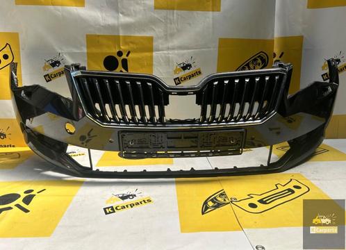 Skoda Super B Facelift Voorbumper 4xPDC KLS 8v0807221 bumper, Auto-onderdelen, Carrosserie en Plaatwerk, Bumper, Skoda, Voor, Gebruikt