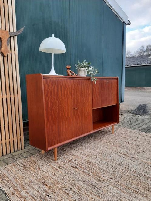 Deens design kastje Sixties sideboard Vintage barkastje j 60, Huis en Inrichting, Kasten | Boekenkasten, Ophalen
