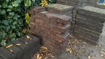 Betonklinkers gratis  beschikbaar voor biedingen