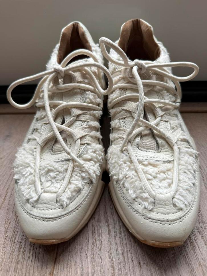crème witte teddy/leren sneakers maat 40 DWRS, Kleding | Dames, Schoenen, Zo goed als nieuw, Sneakers of Gympen, Wit, Ophalen of Verzenden