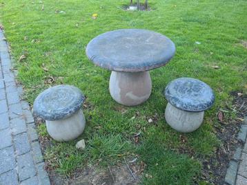 Betonnen paddenstoel set – tafel + 2 krukken
 beschikbaar voor biedingen