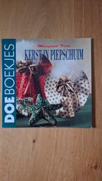 Kerst in Piepschuim - Doe Boekjes, Gelezen, Margriet Kors, Ophalen of Verzenden, Scrapbooking en Knutselen