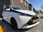 Toyota Aygo 1.0 x-wave 5DRS Cabrio Airco LED Bluet Nw APK, Auto's, Toyota, Voorwielaandrijving, Euro 5, Gebruikt, 4 stoelen