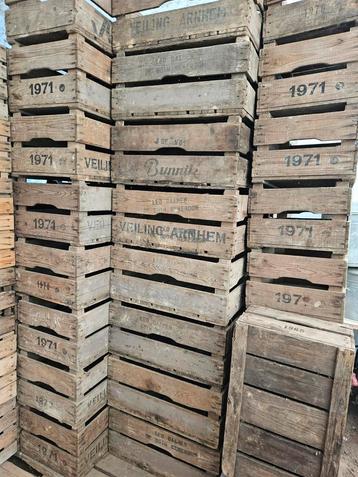 VEILINGSKISTEN 56x36x25 10,00 per stuk beschikbaar voor biedingen